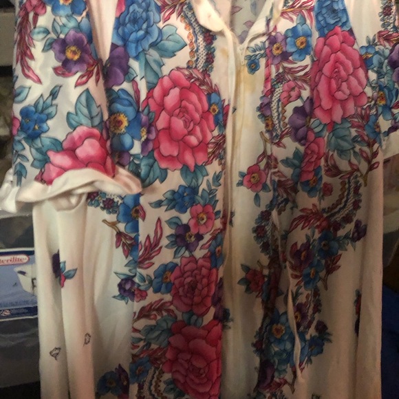 Vintage Village Fair Floral Nightgown- 657 $35 or $30 w/offer - Picture 2 of 6